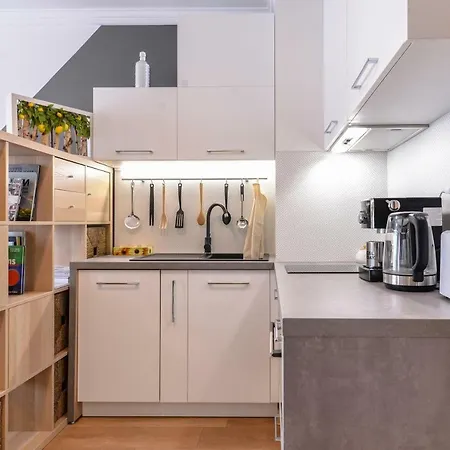 The Spot - Fully Equipped, Central, Modern By Flat Mаnager Apartment Sofia